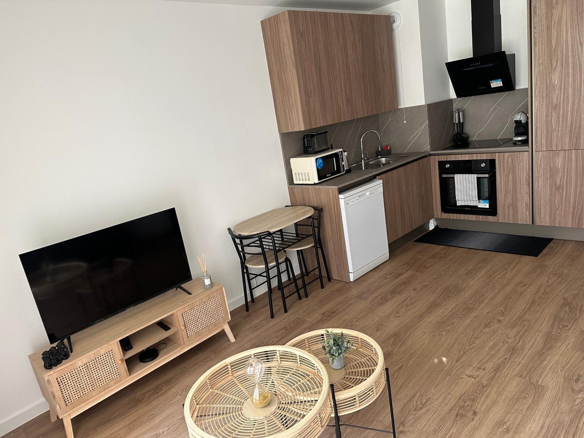 Appartement 2 Pieces Neuf Avec Sont Jardin Prive Franconville  Dış mekan fotoğraf